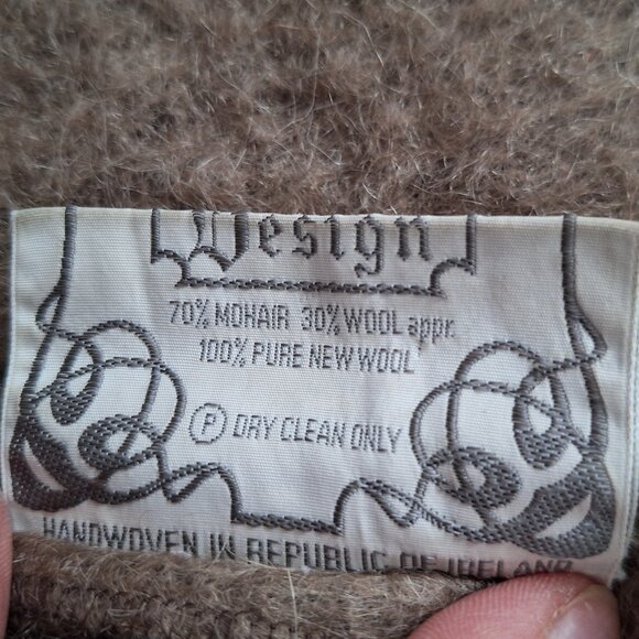 Donegal Design 100% Wool Vest with Pockets - Picture 3 of 6